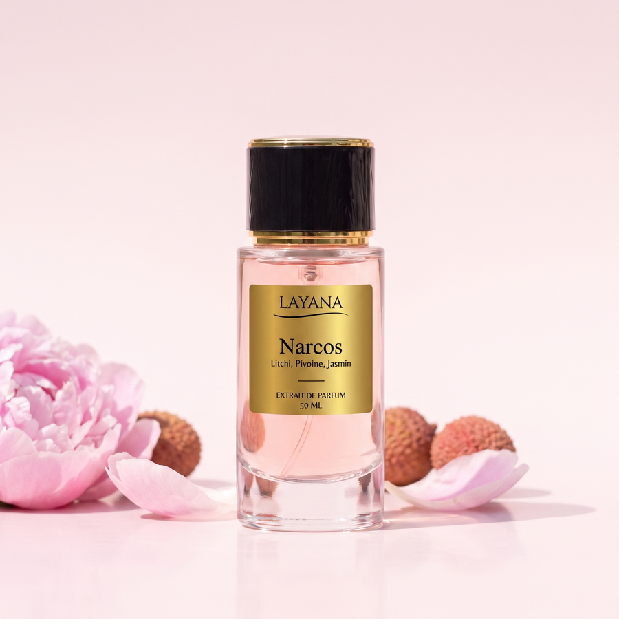 Flacon de l’extrait de parfum Narcos mis en scène